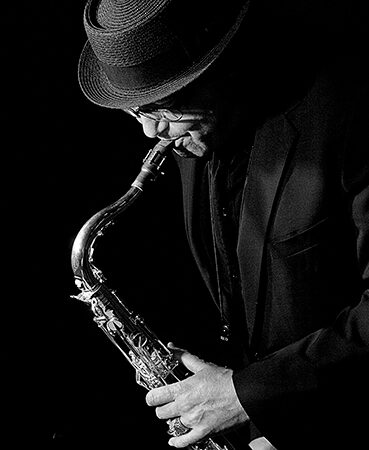 saksofonista Piotr Baron